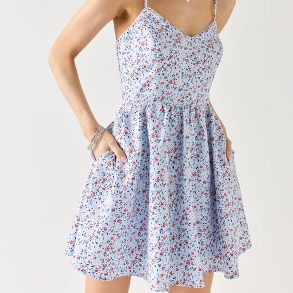 Francescas Dainty Feminine Floral Fit Flare Open Back Ruffle Lace Mini Sun Dress - Picture 1 of 8